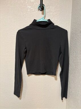 Zara Black Long-Sleeve Cropped Mock Neck Top